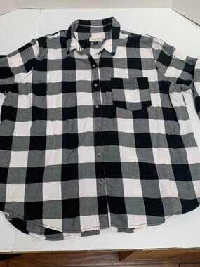 Universal Threads/ Target Womans Size XL Black White Buffalo Plaid Shirt Bouse